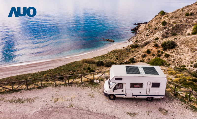 「可撓輕量化太陽光電板SunCurva」使用輕量特殊耐候型複合板取代傳統太陽能板的玻璃前板，不僅降低70%重量，每米平方僅3Kg；具有抗衝擊性能及通過電磁相容性測試，可應用於交通運輸工具，如露營車、遊艇等